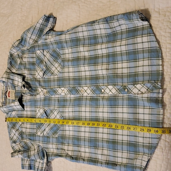 Levi’s Modern Fit Button Up - Picture 7 of 9